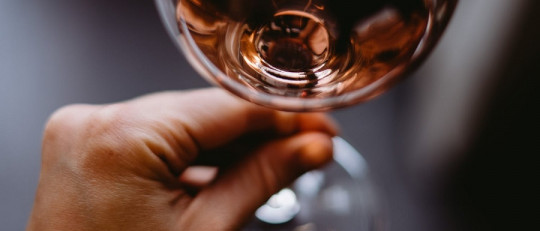 Existe relación entre el alcoholismo y la depresión