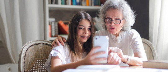 Hipótesis de la abuela