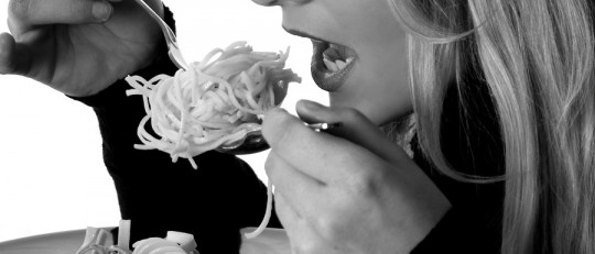 Cómo distinguir entre una alimentación sana y un trastorno alimenticio