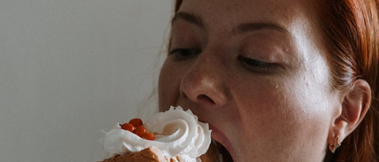 Cómo influye la pandemia del coronavirus en el trastorno por atracón