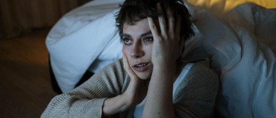 Cómo evitar que los pensamientos obsesivos nos generen insomnio