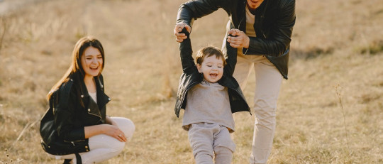 Cómo se supone que debo criar a mis hijos e hijas