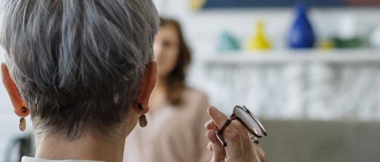 Qué terapia debe emplear un psicólogo para tratar la depresión