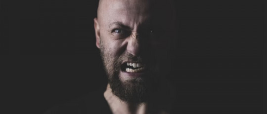 Las señales que ayudan a identificar el pensamiento fanático