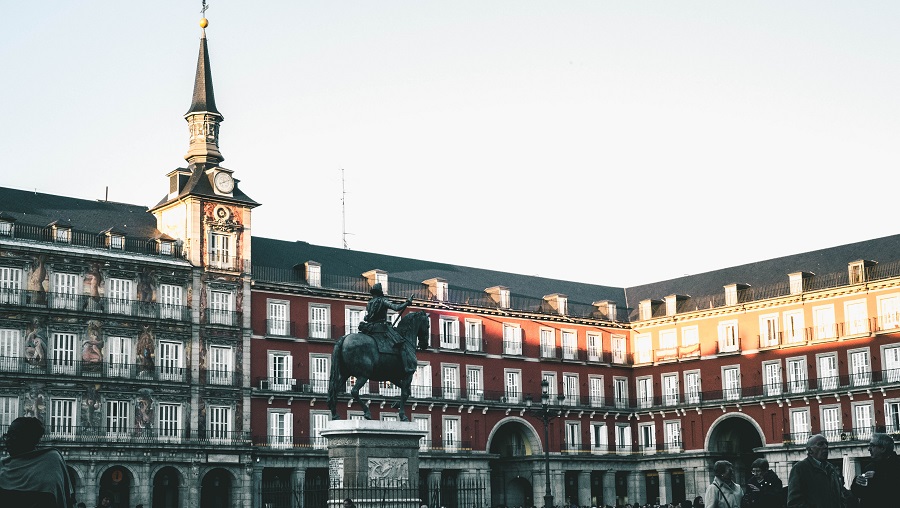 Las mejores Clínicas de Terapias Grupales para adicciones en Madrid