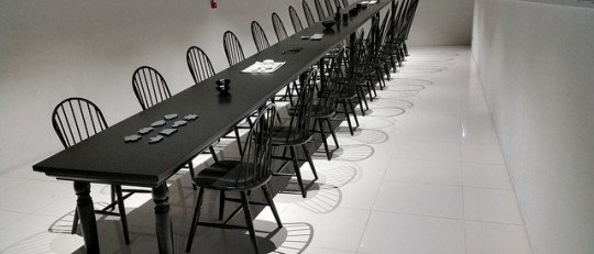 Dime dónde te sientas y te diré cómo eres (la psicología ambiental lo explica)