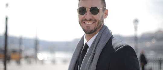 Nada más ostentoso que la falsa modestia