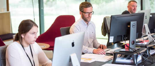 La relación entre el estrés laboral y las psicopatologías más comunes