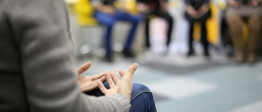 Los beneficios de la terapia de grupo en el tratamiento de adicciones