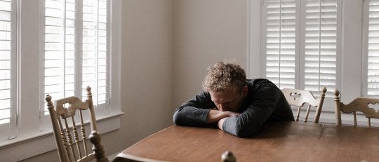 Estrategias de prevención de adicciones en adultos