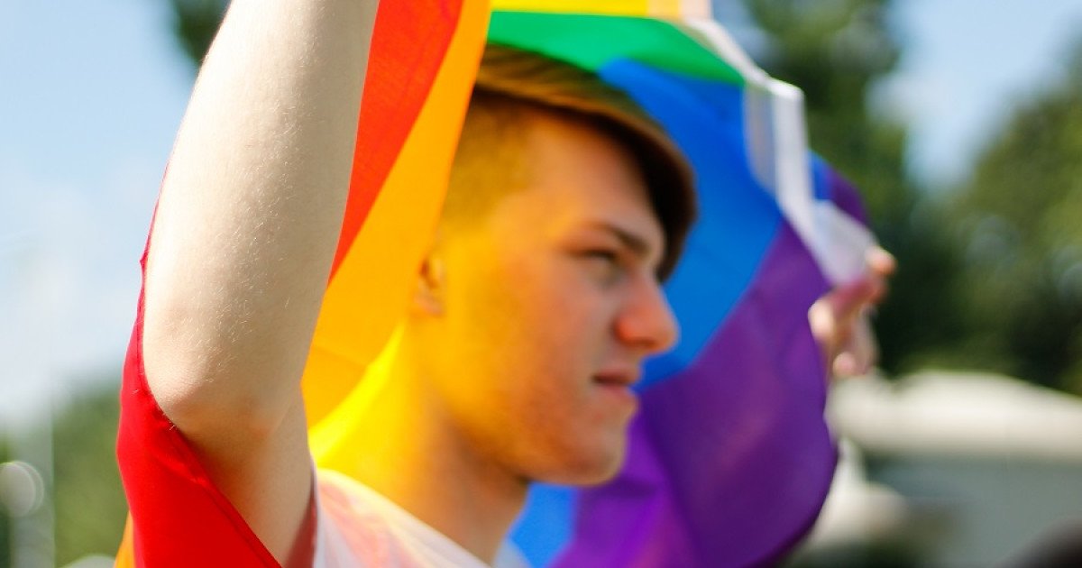 7 mituri despre persoanele LGBTI+ (și de ce sunt greșite)1. „E o alegere” – LGBTI+ nu este o alegere, ci o identitate autentică.
2. „Este doar o fază” – Orientarea sexuală și identitatea de gen nu sunt doar faze trecătoare.
3. „Este împotriva naturii” – Persoanele LGBTI+ sunt prezentă în fiecare cultură și specie, ceea ce demonstrează că este o parte naturală a diversității umane.
4. „Sunt mai predispuși la violență” – Orice persoană poate fi supusă violenței, indiferent de orientarea lor sexuală sau identitate de gen.
5. „Vor influența copiii negativ” – Studiile arată că nu există nicio legătură între orientarea sexuală a părinților și bunăstarea copiilor.
6. „Sunt promotori ai bolilor” – Orientarea sexuală nu este legată de transmiterea bolilor și nu există nicio bază științifică pentru această afirmație.
7. „Nu au nevoie de drepturi egale” – Toate persoanele, indiferent de orientarea lor sexuală sau identitatea de gen, merită să aibă aceleași drepturi și șanse în societate.7 mituri despre persoanele LGBTI+ – și de ce sunt dovedite greșite