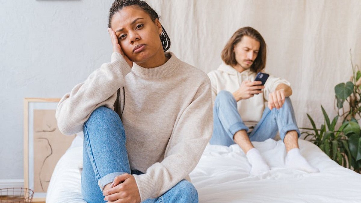 Mi pareja es emocionalmente distante: ¿qué hacer?, image size:1200x675