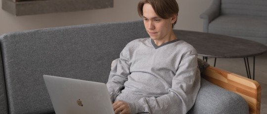 Trucos que usan los Casinos Online para atraer a la gente joven