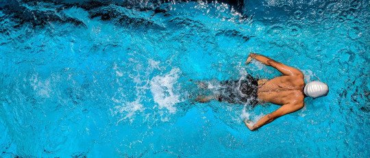 Desvelando el Vínculo Vital: Presión, Autoestima y Rendimiento Deportivo