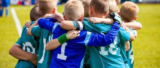 desarrollo-integral-jovenes-atletas-papel-padres