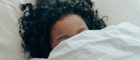 Cómo tener un horario de sueño consistente