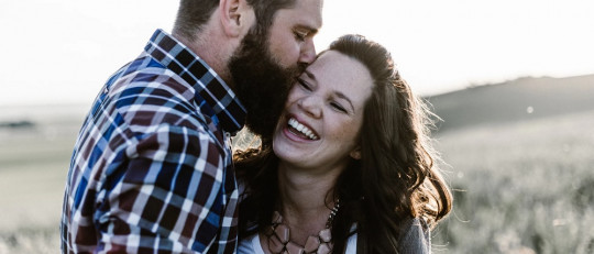 Hombre y mujer que se quieren.