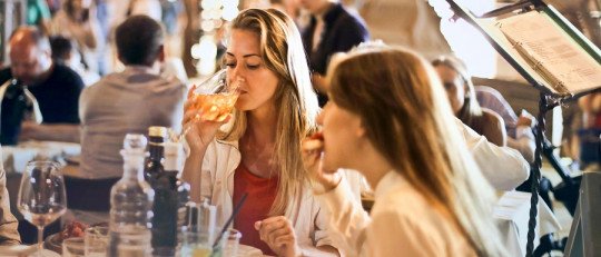 ¿Por qué coleccionar amigos no enriquece la vida social?