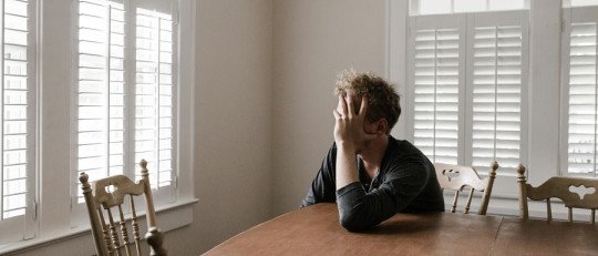 ¿Por qué la depresión y la soledad se retroalimentan?