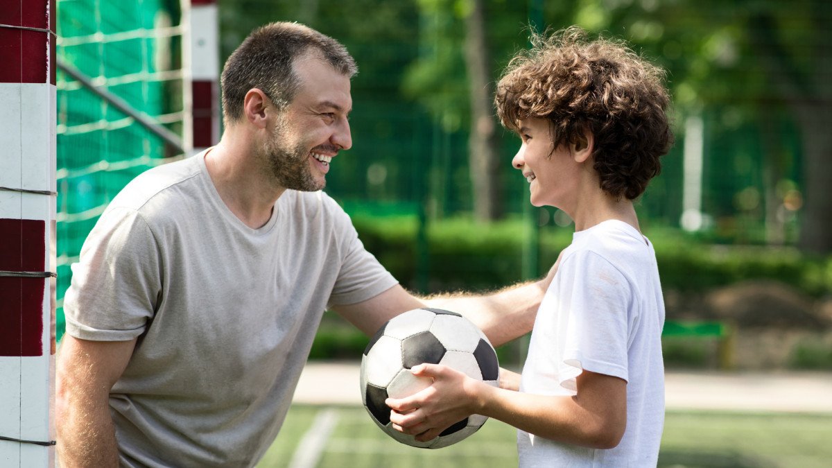 Comunicación con un hijo deportista: claves para padres de adolescentes