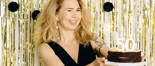 Cómo afrontar la llegada de los 50 años ante los complejos por la edad
