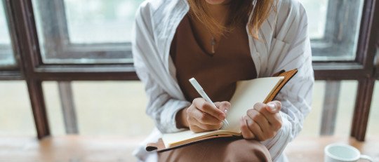 como-escritura-manual-impulsa-bienestar