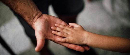 Cómo la Drogodependencia de los Padres afecta a sus Hijos