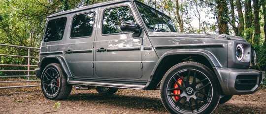 Los efectos psicológicos de conducir un coche grande