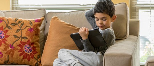 Uso pantallas afecta desarrollo vocabulario infancia