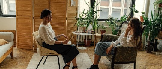 Cómo se adapta a los adolescentes la psicoterapia