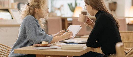 Cómo influyen asertividad pasividad agresividad en relaciones