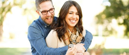 Formas en las que la confianza en la pareja refuerza vuestra salud mental