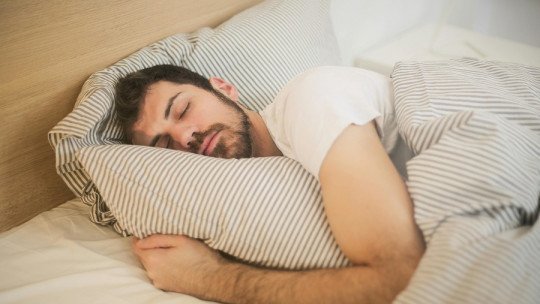 Por qué dormir después de practicar ayuda a aprender rápidamente