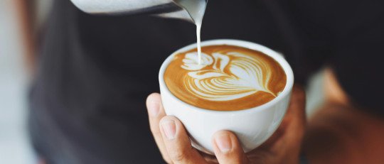 Tomar Café mucho antes de ir a dormir también dificulta conciliar el Sueño