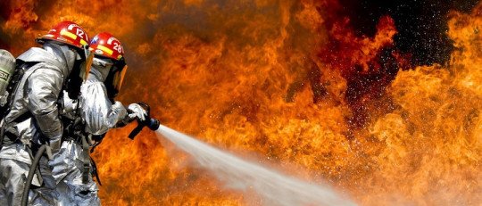 La solidaridad en los incendios de Los Angeles: ¿Qué pasa en el cerebro al ayudar?