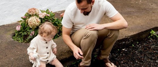 La falta de implicación paternal en la infancia causa falta de interés en las relaciones de pareja