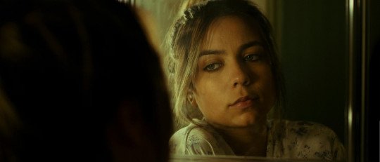 Cuando mirarte al espejo duele