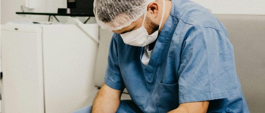 Recupera tu bienestar: Terapia Intensiva para profesionales de la Salud e Ingeniería en momentos críticos