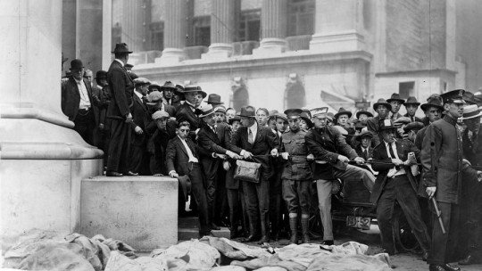 Las peores burbujas de la historia (que causaron olas de pánico financiero)