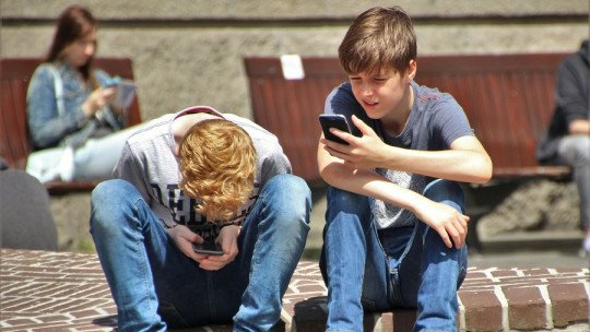 ¿Primer móvil para tu hijo? Las claves para saber si está preparado