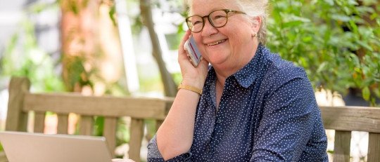 Usar las nuevas tecnologías en la vejez protege del deterioro cognitivo, según un estudio