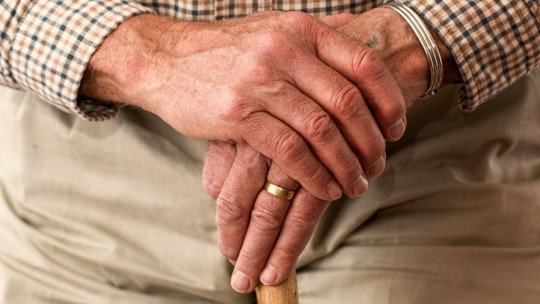 Mantener una presión sanguínea sana puede reducir el riesgo de demencia