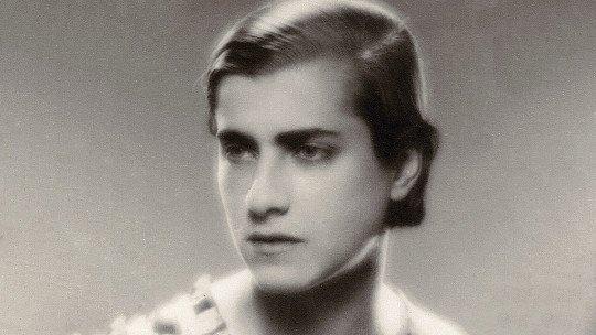 Marga Gil Roësset biografía