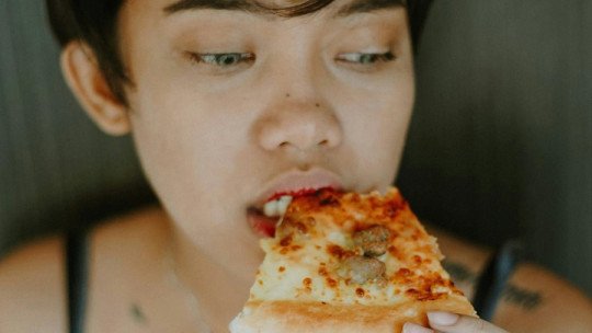 Descubren un mecanismo cerebral que genera la falsa sensación de tener hambre