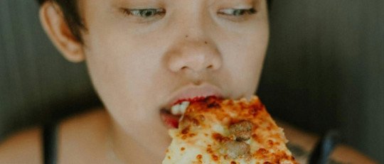 Descubren un mecanismo cerebral que genera la falsa sensación de tener hambre