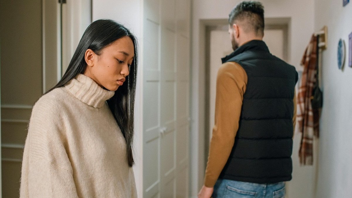 'Conversa conmigo antes de que la distancia nos haga extraños': el valor de la comunicación sincera en la vida en pareja