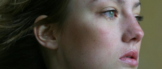 Por qué la Cosificación acerca a las mujeres a la Soledad