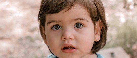 Regresiones infantiles: por qué mi hijo vuelve a comportarse como si fuera un bebé