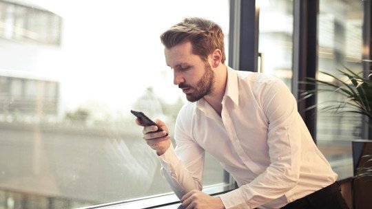 Las Microhumillaciones Digitales: el Bullying invisible del siglo XXI