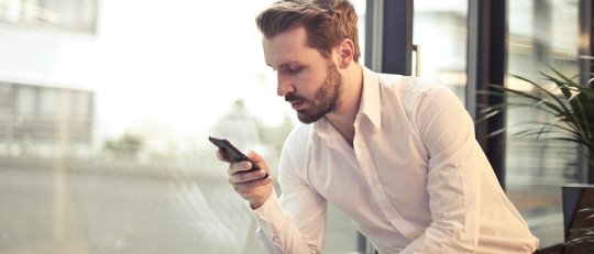 Las Microhumillaciones Digitales: el Bullying invisible del siglo XXI